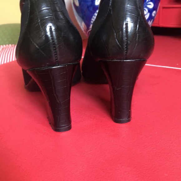 Donald J. Pliner Size 6 1/2 Like New! - Picture 8 of 10